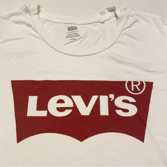 Levi's White T-Shirt Women’s Size Medium - Picture 2 of 16